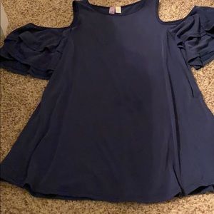 Cut out shoulder shirt